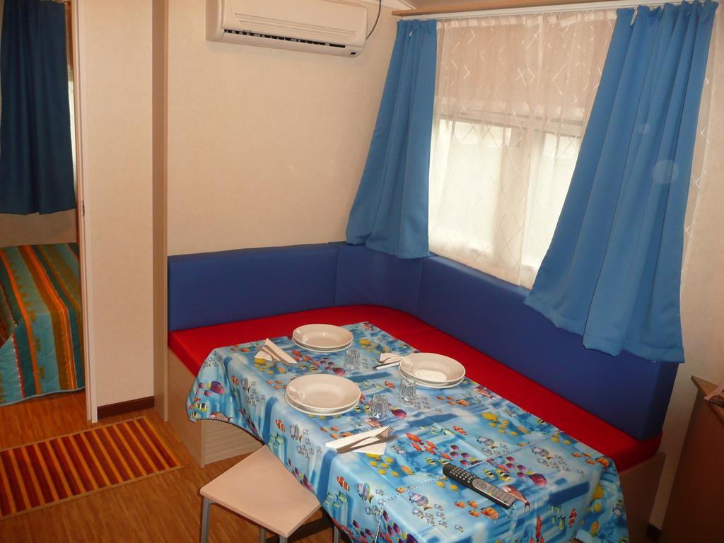 לידו די ג'סולו Camping Parco Capraro מראה חיצוני תמונה