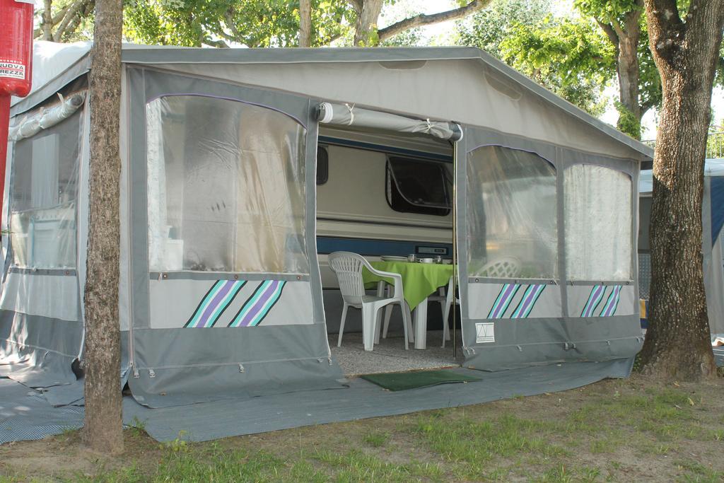 לידו די ג'סולו Camping Parco Capraro חדר תמונה