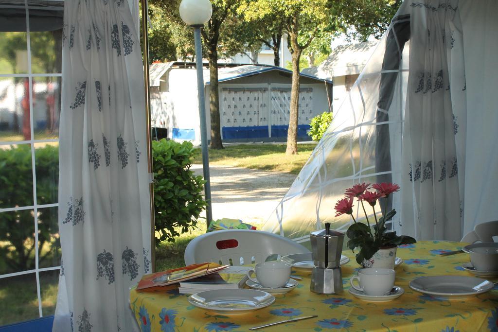 לידו די ג'סולו Camping Parco Capraro חדר תמונה