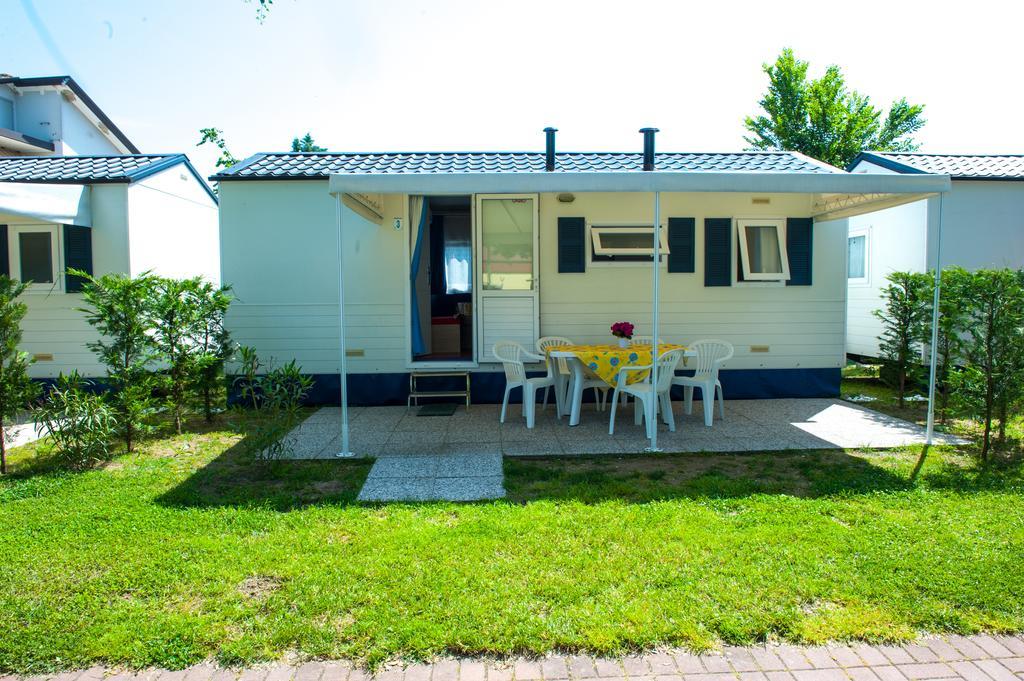 לידו די ג'סולו Camping Parco Capraro מראה חיצוני תמונה